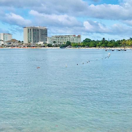 Beach Penthouse A25 Sandcastles オーチョ・リオス エクステリア 写真