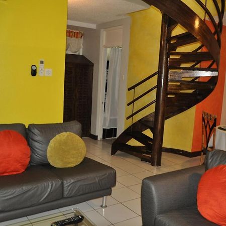 Beach Penthouse A25 Sandcastles オーチョ・リオス エクステリア 写真