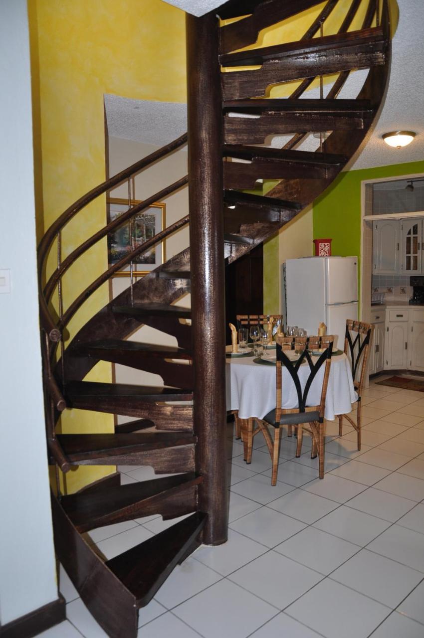 Beach Penthouse A25 Sandcastles オーチョ・リオス エクステリア 写真