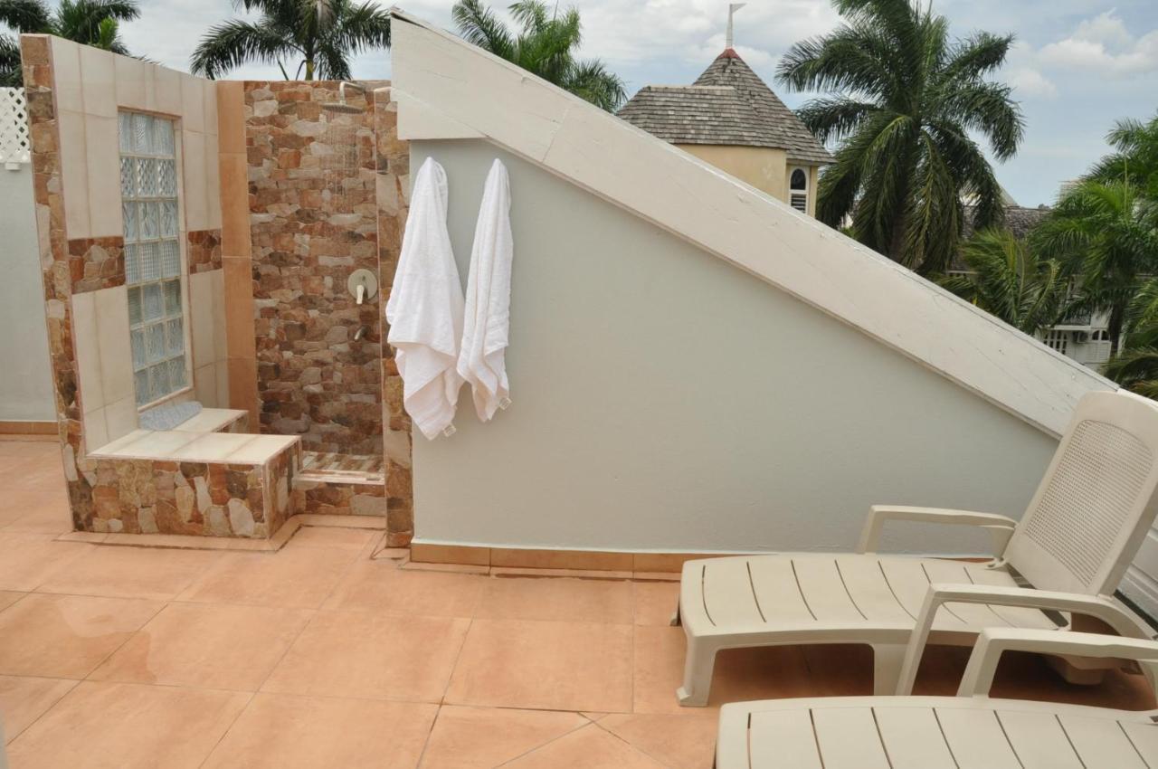 Beach Penthouse A25 Sandcastles オーチョ・リオス エクステリア 写真